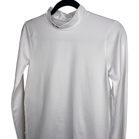 𝅺UNDERARMOUR Fitted Athletic Turtle Neck - Youth XL (YXL) - Picture 3 of 7